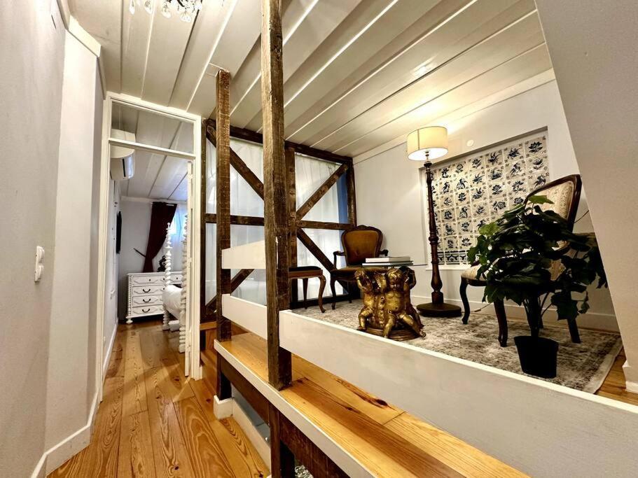 Budget 2 Bed In Bica W Air Con - Belle Epoque Lejlighed *